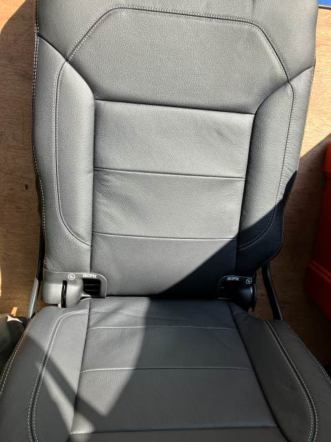 ベンツレザーシート凹み補修リペア